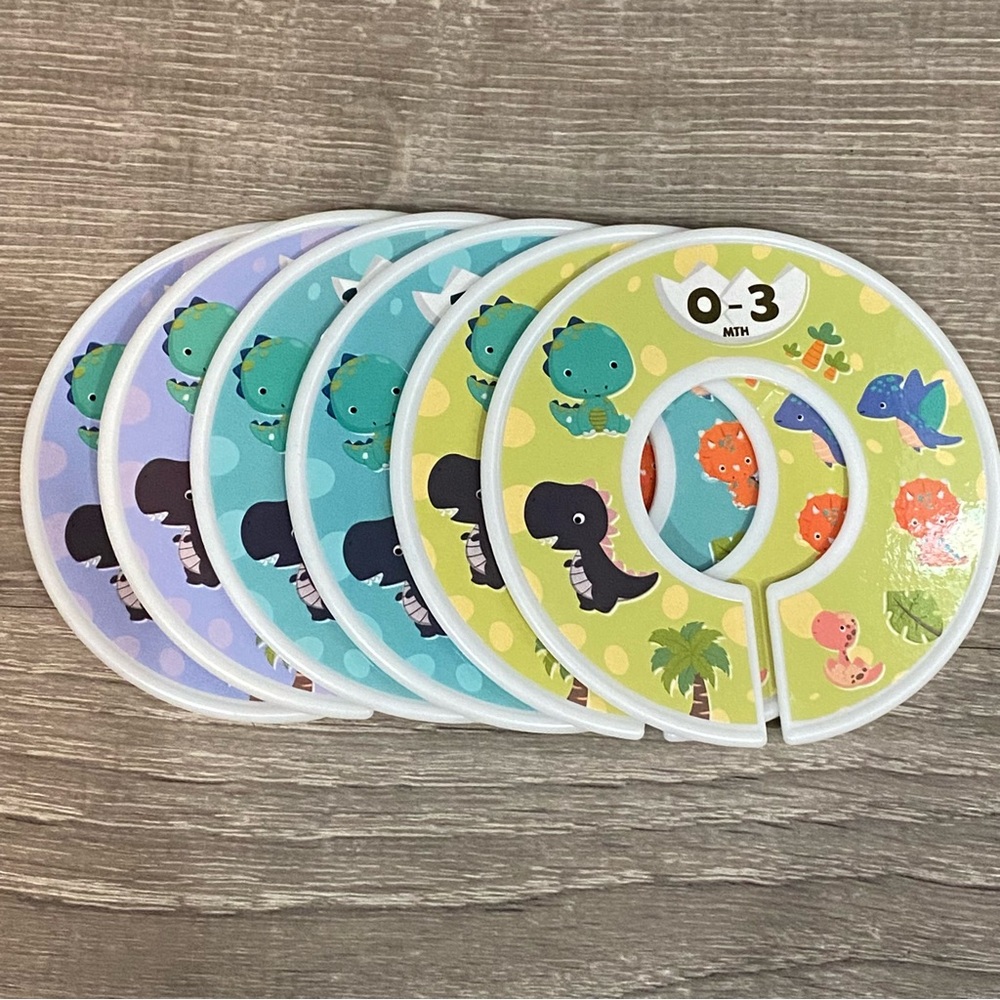 NEW! Baby Clothes Rack Size Dividers Dinosaur Design Set of Six 0-18 Months